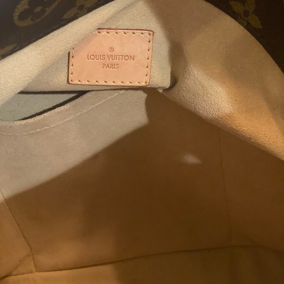 Louis Vuitton Artsy MM Tote - Picture 2 of 14
